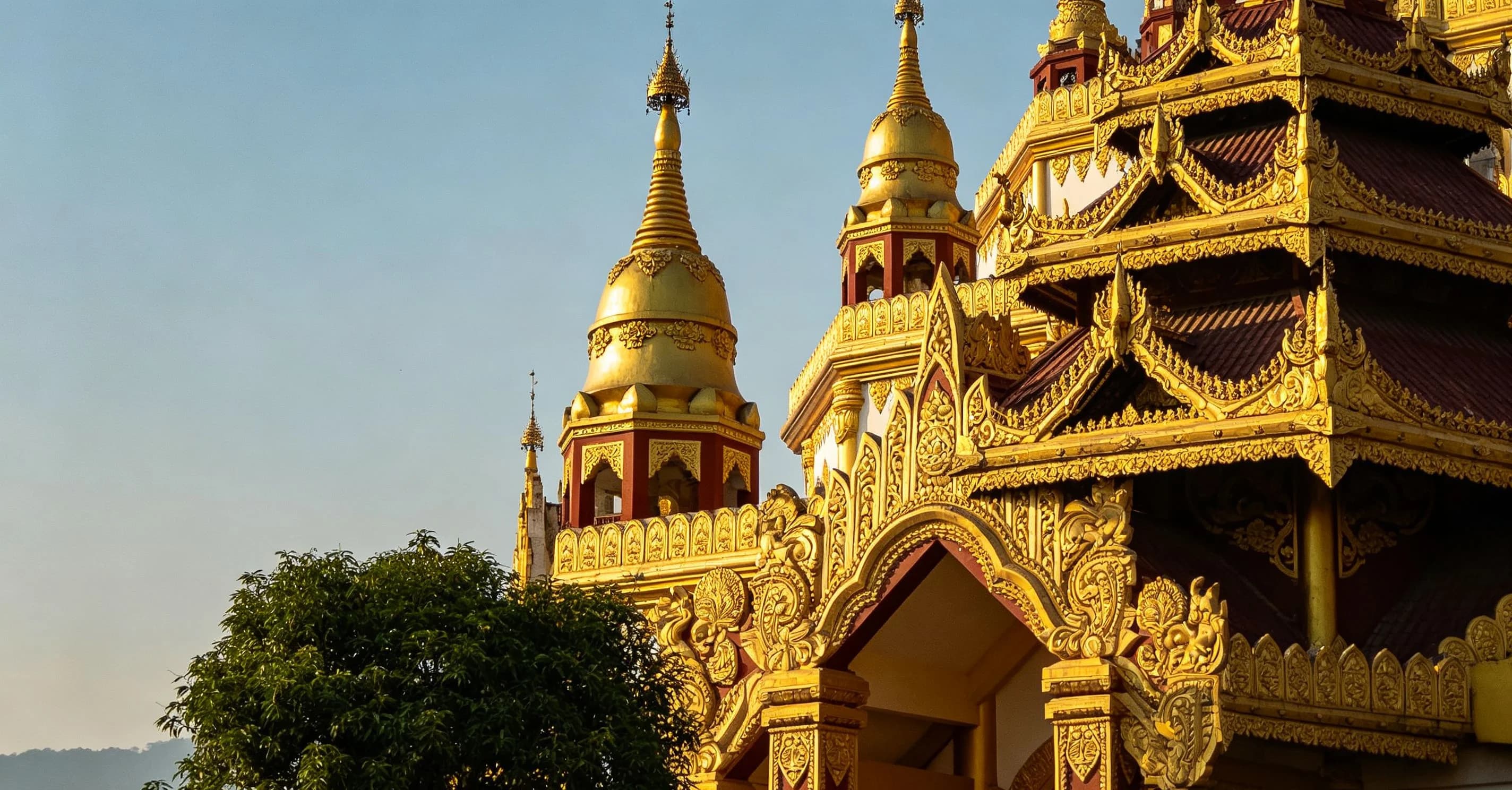 Meng Huan Grand Golden Pagoda