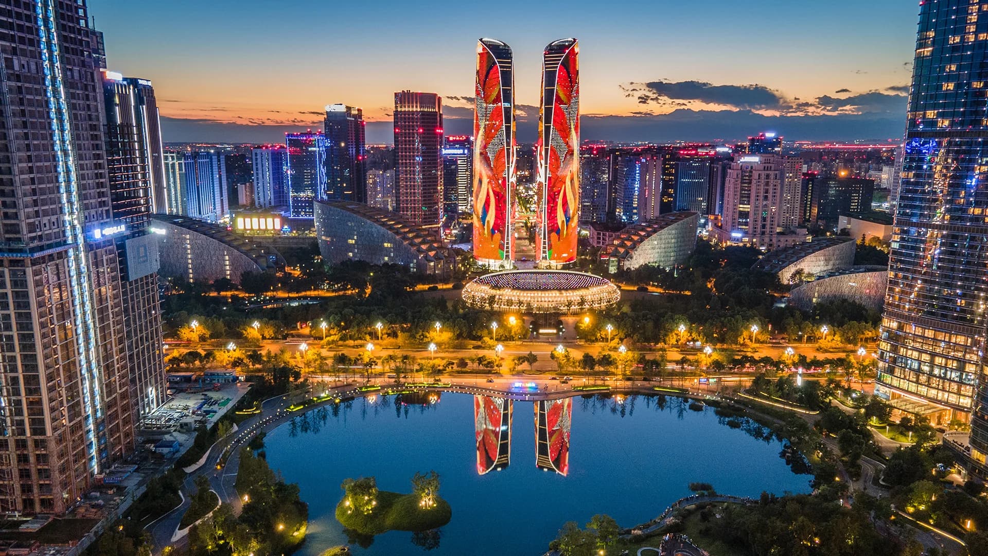 Chengdu Travel Guide: Attractions, Hotels, Transport & Itineraries