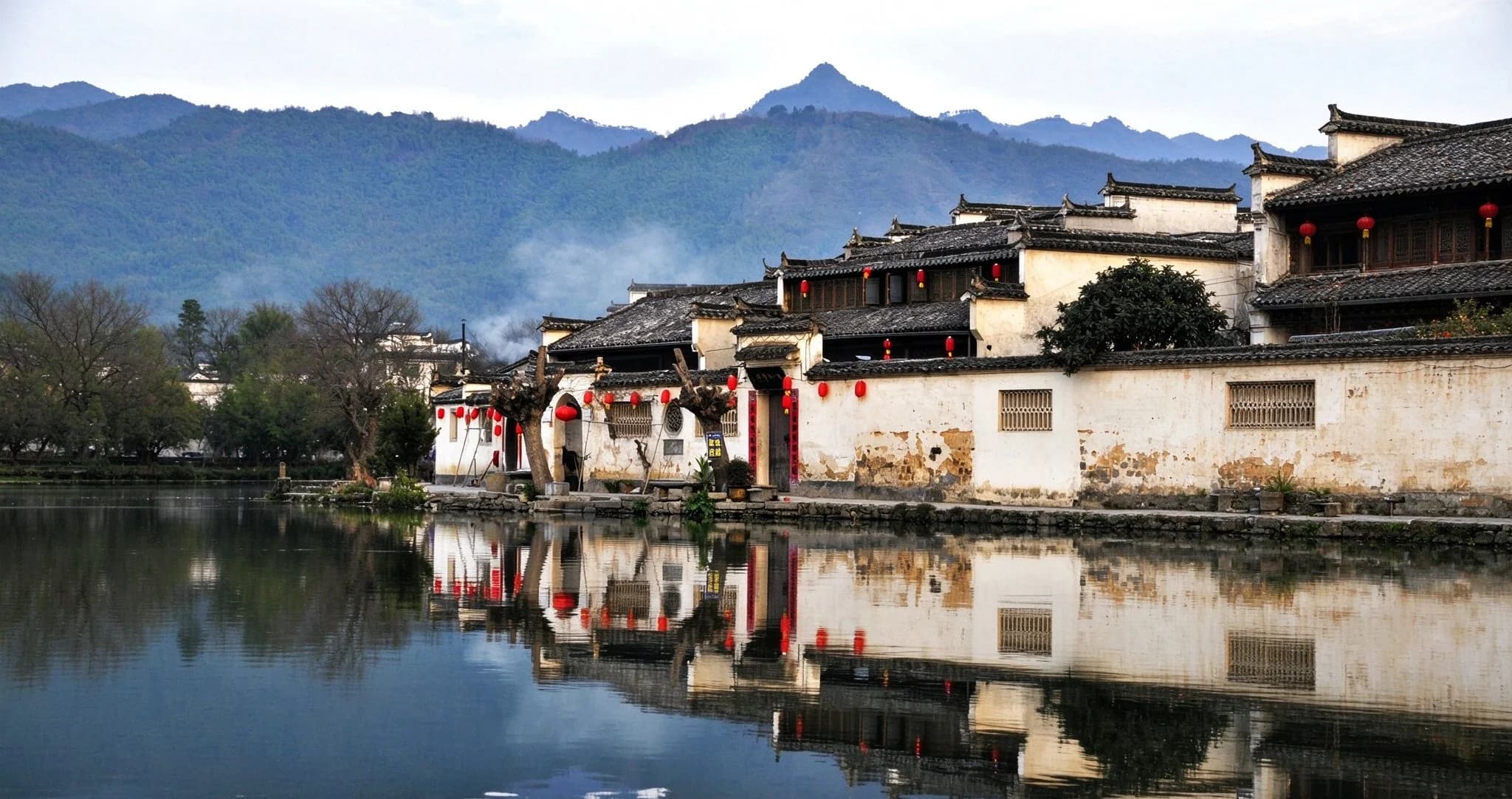 Six Distinctive Ancient Towns Around Huangshan Travel Guide